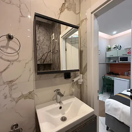 Daire Cozy Near To Taksim Square #5 *